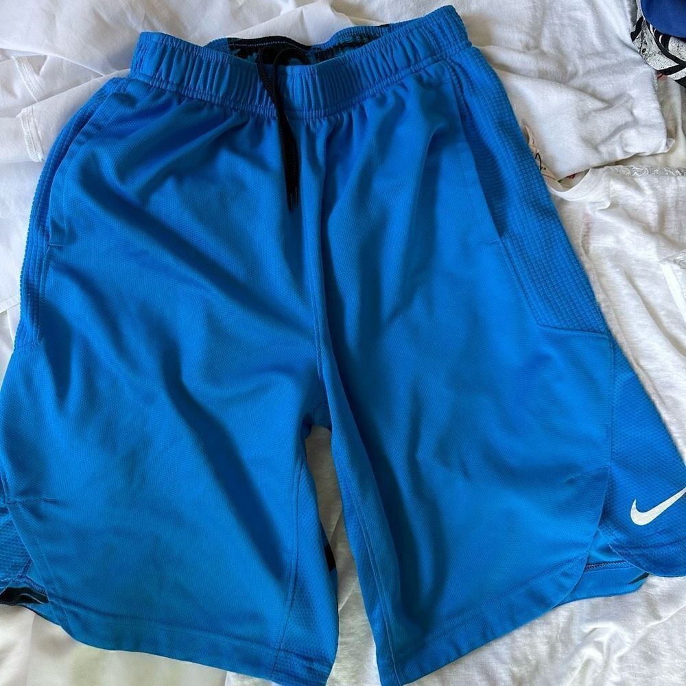 Nike boys sports shorts size YXL